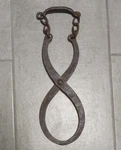 Vintage Primitive Cast Iron Metal Ice Block Farm Tongs Holder Prop. Fixed Price $18.00.