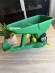Vigoro Handheld Spreader Green Ergonomic Fertilizer Seeds Ice Melter 1002 710. Fixed Price $65.00.