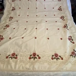 Wewoch Decorative Red Floral Print Lace Water Resistant Tablecloth Wrinkle Fr.... Fixed Price $30.00.